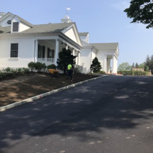 Driveway and entry at Country Club of Fairfield